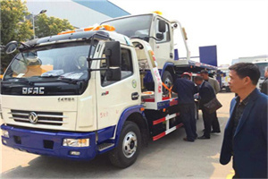 九江汽车道路救援拖车价格